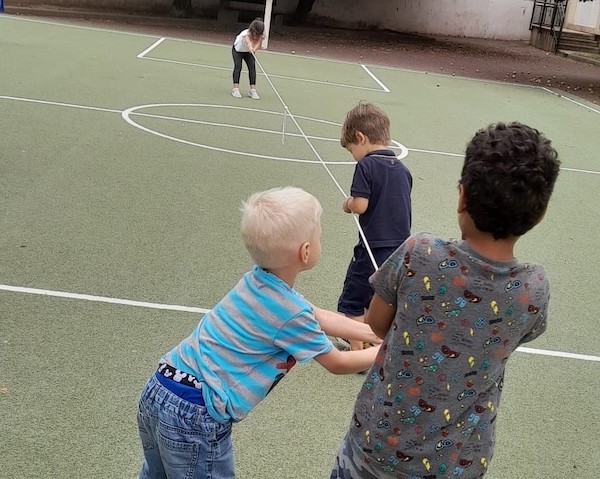 Atividade 1 - Jogos tradicionais: jogo da malha na Escola Básica da Torrinha