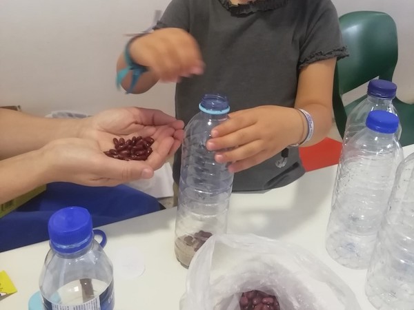 Atividade 3 – Construção de maracas na Escola Básica Fernão de Magalhães