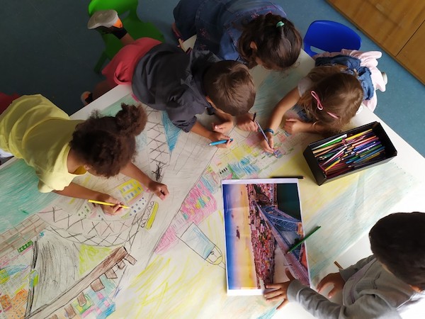 Atividades 4 e 5 – Construção do cenário da cidade do Porto na Escola Básica de Castelos