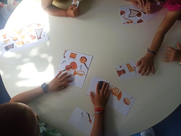 Atividade 1 – Construção do puzzle “Instrumentos Musicais” na Escola Básica da Vilarinha