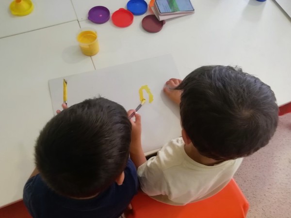 Atividade 4 – Pintura ritmada na Escola Básica Fernão de Magalhães