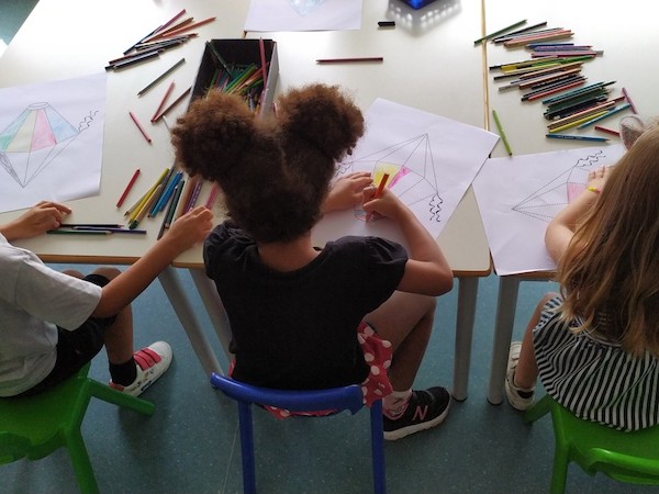 Atividade 4 – Construção de balões de São João na Escola Básica de Castelos