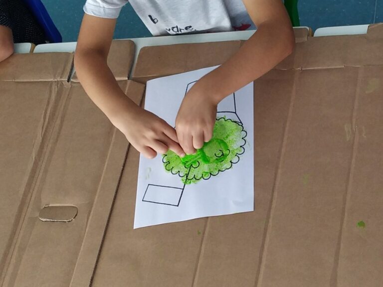 Atividade 5 – Construção de manjericos na Escola Básica de Castelos