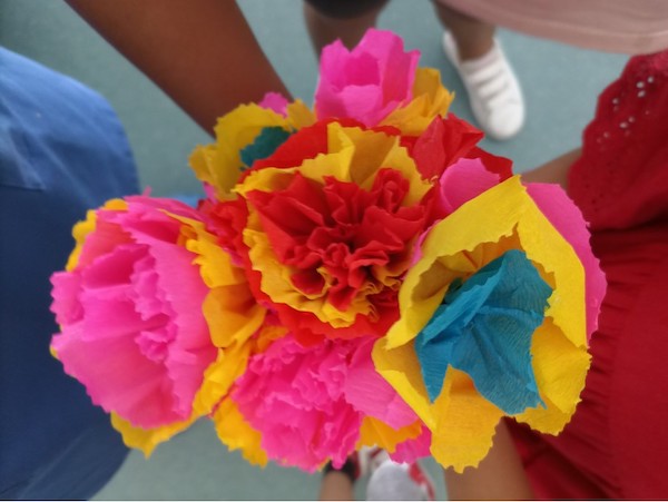 Atividade 3 – Construção de flores na Escola Básica de Castelos
