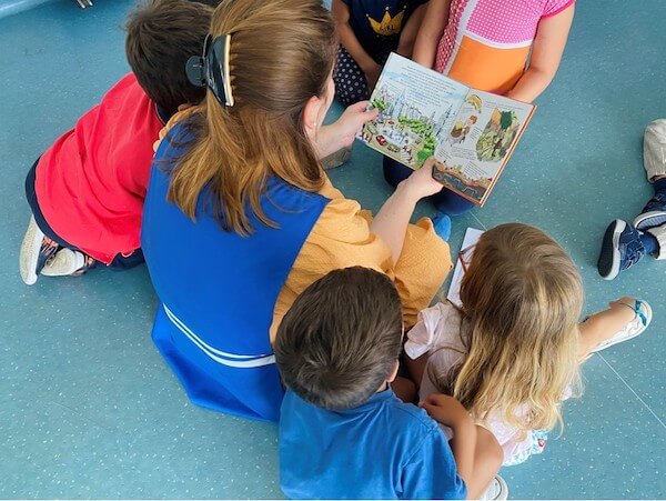 Atividade 1 – Leitura do livro “Um Saltinho ao Porto” de Isabel Zambujal, na Escola Básica de Castelos